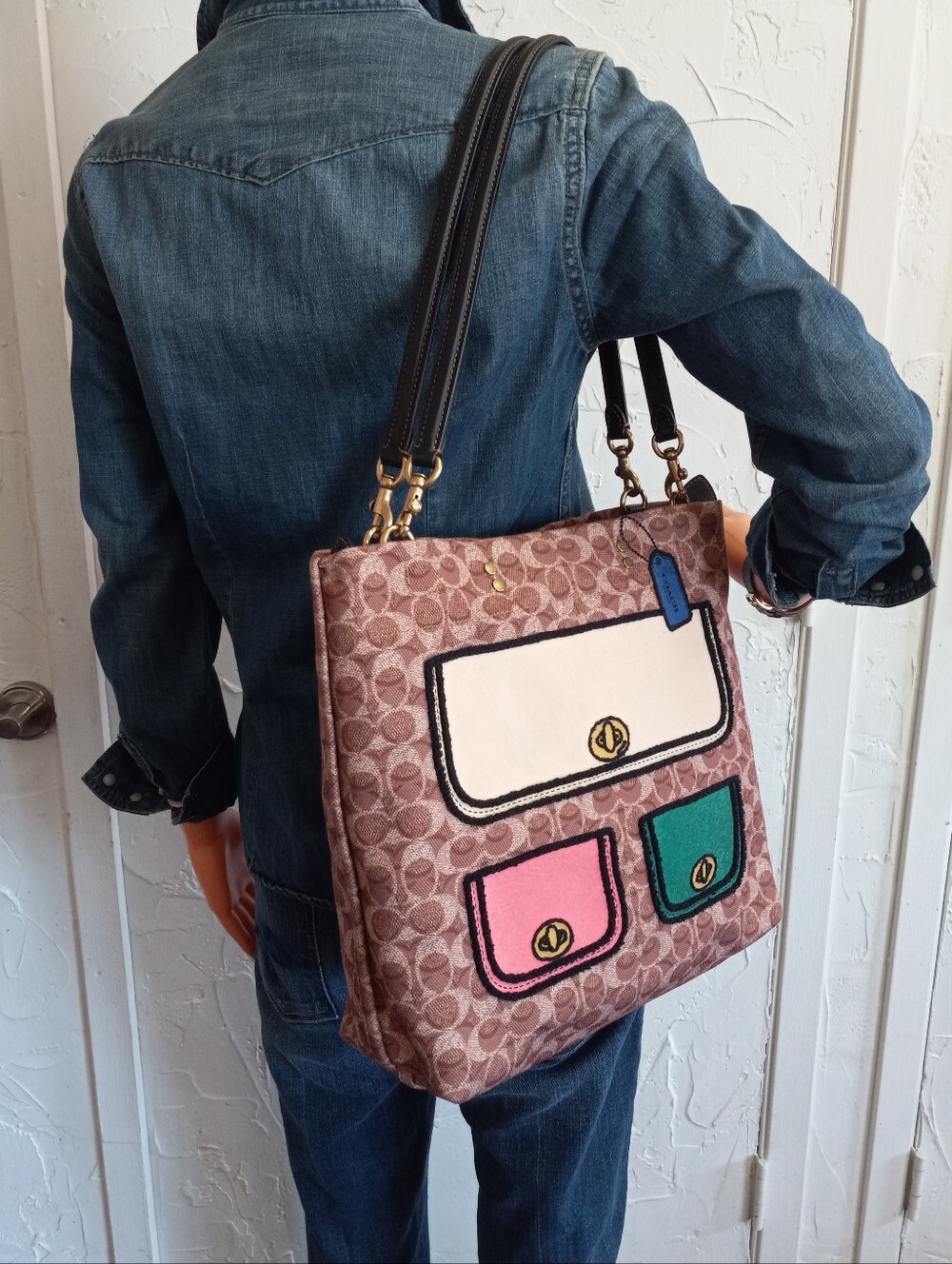Coach Rogue Tote, Signature Canvas With Trompe L'oeil Print, Forever Collection - Picture 7 of 16